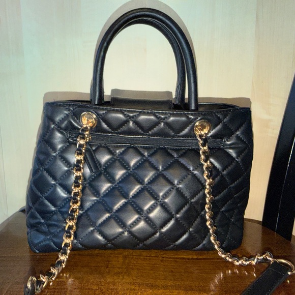 Blackcraft Cult Luxurious Black Quilted Shoulder Bag with Gold Accents - Picture 2 of 3